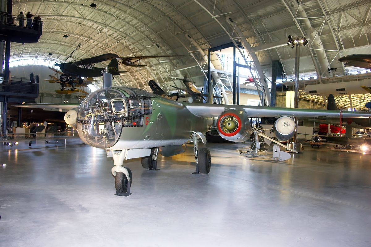 Die 140312 / F1+GS ist eine Arado Ar-234B-2 Blitz von 8./ KG76 Die Ar-234 Blitz war der erste einsatzfähige strahlgetriebene Bomber der Welt. Lokation : Steven F. Udvar-Hazy Center / Smithsonian Institution in Chantilly / Virginia