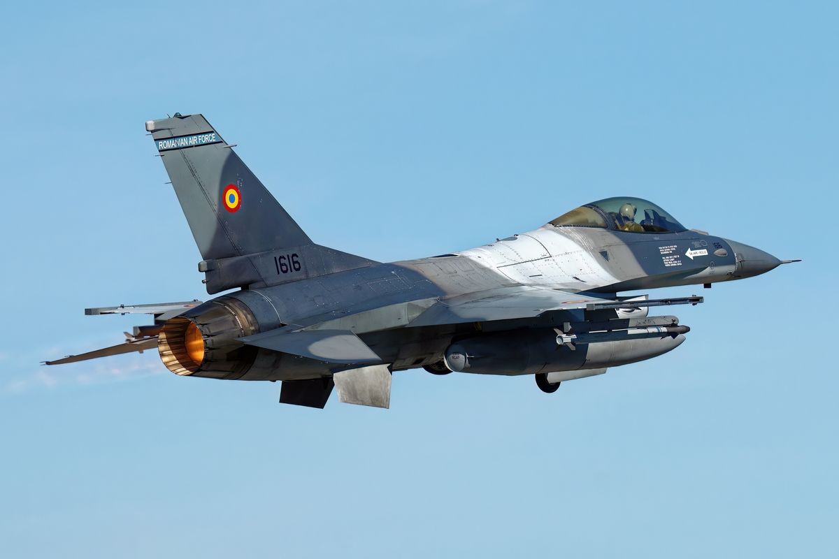 Die 1606 F-16AM "Fighting Falcon" von der Escadrila 53 beim Takeoff (Start). Location : Spotter Day (10.04.2024) zu exercise Iniohos 2024 in Andravida