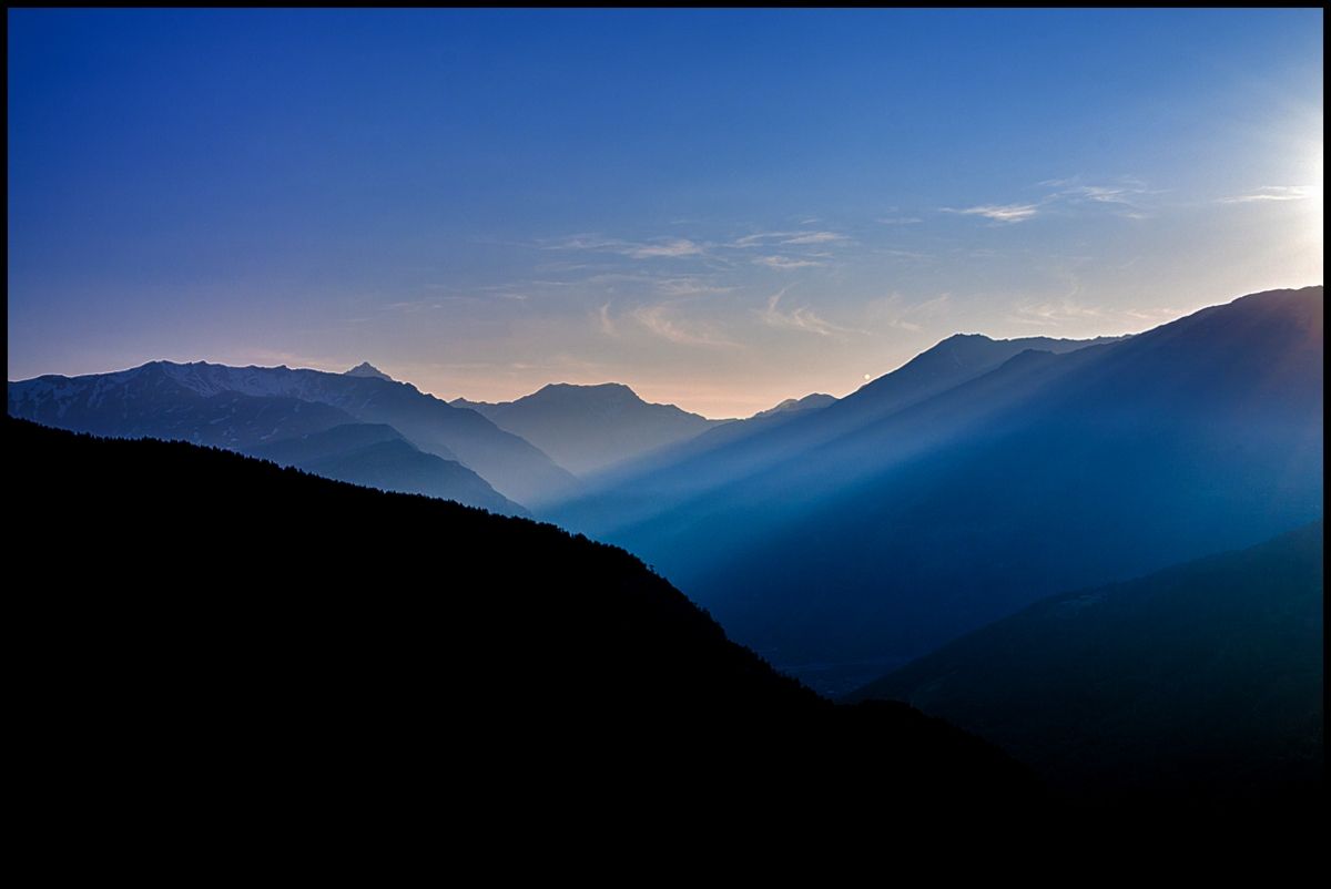 Levé de soleil sur les Alpes.